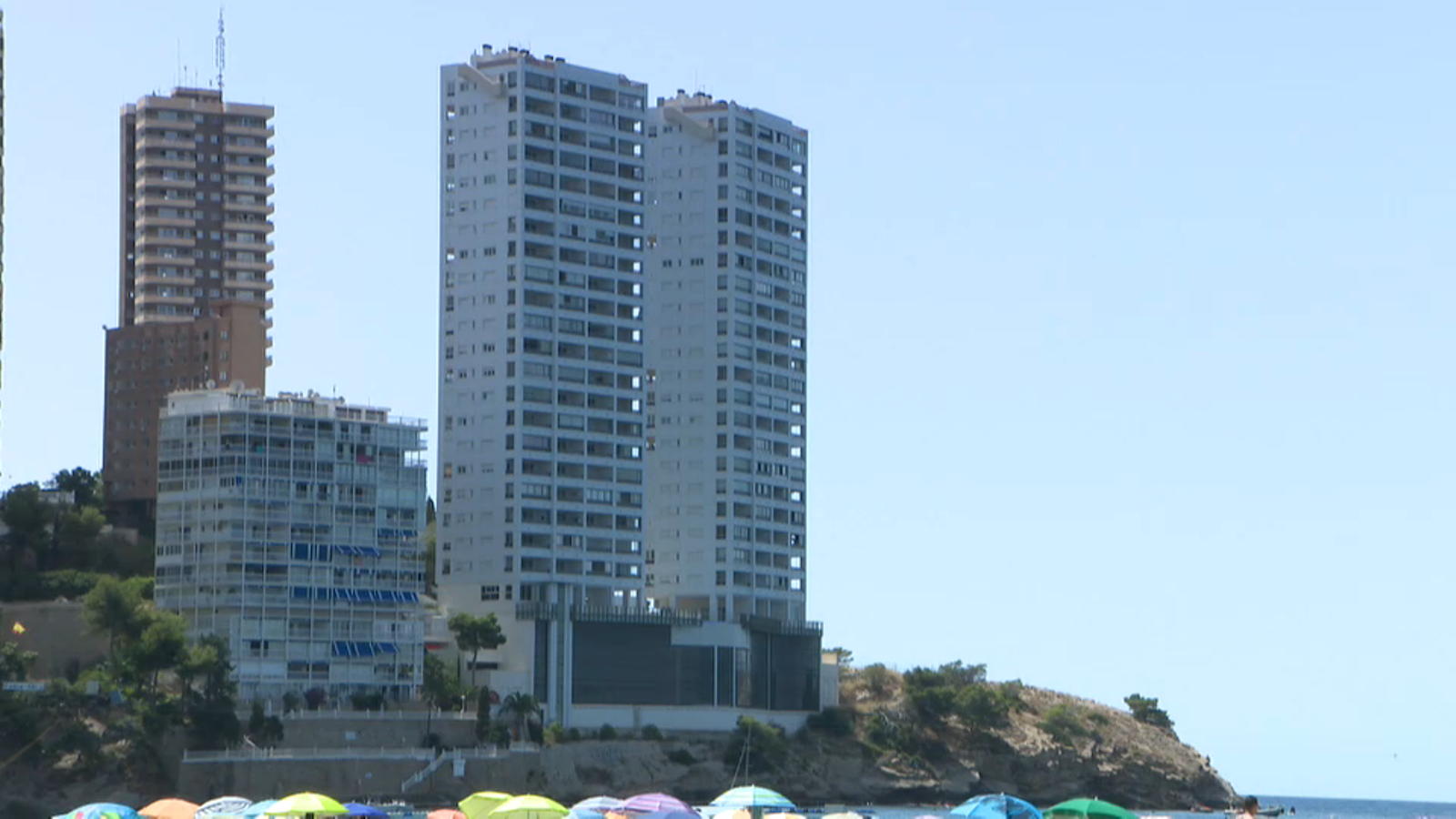 La burocràcia allarga un poc més el futur de les torres Bessones 28 de Benidorm