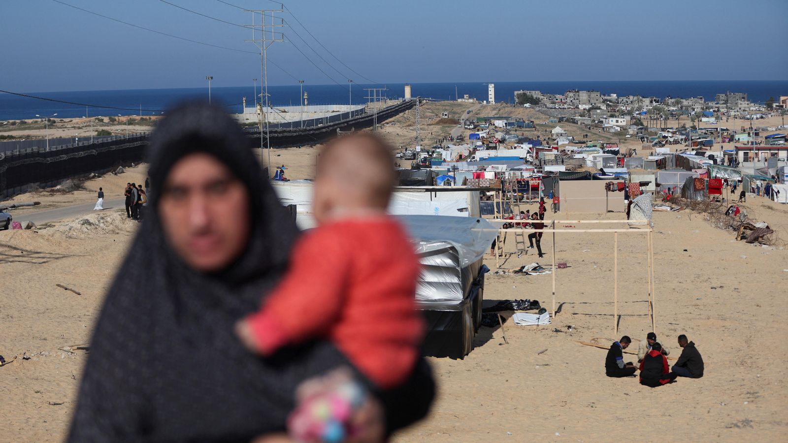 Desplaçats palestins desplaçats en la frontera amb Egipte Desplaçats palestins desplaçats en la frontera amb Egipte