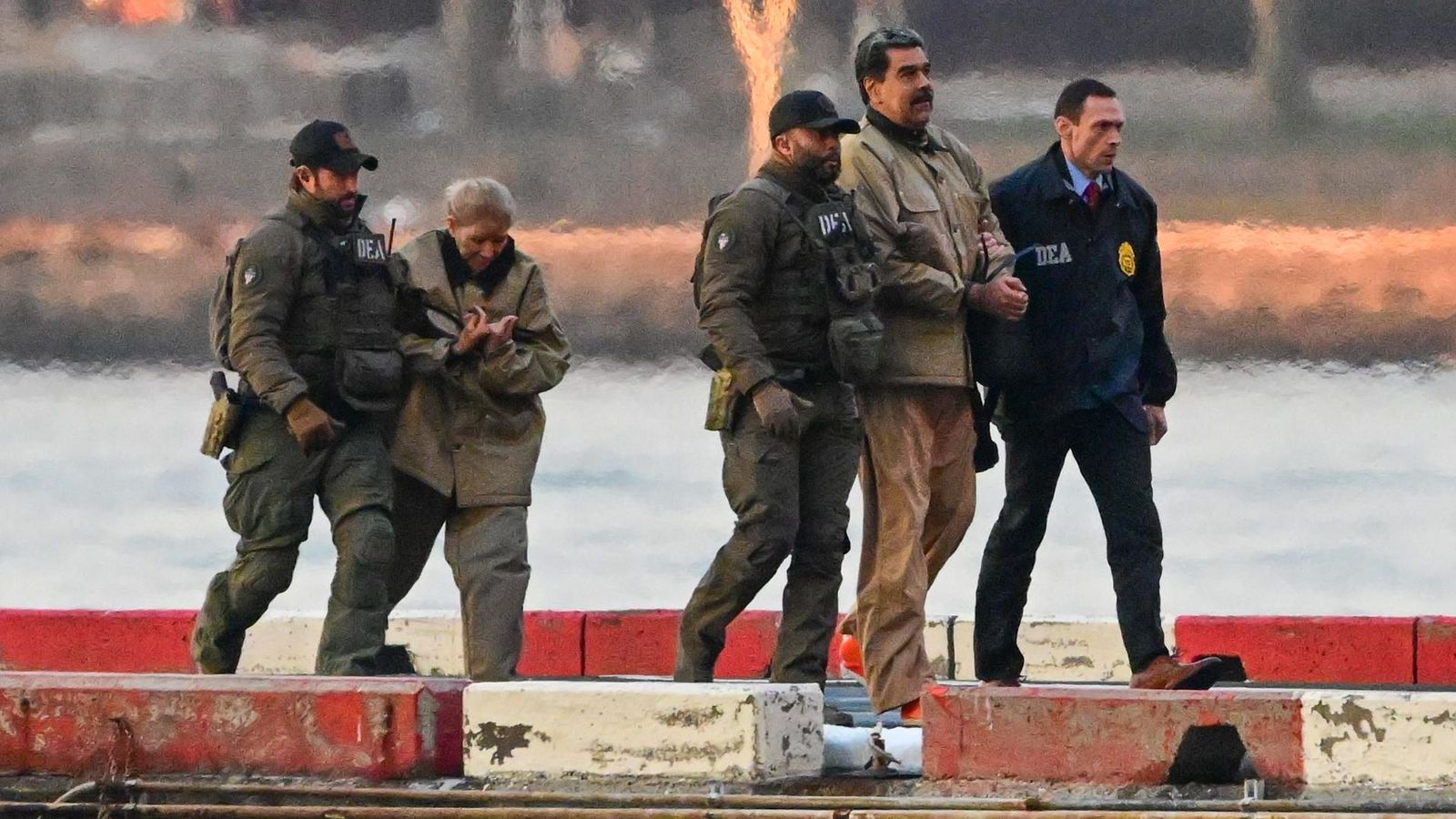 Nicolás Maduro i Cilia Flores de camí al tribunal federal de Nova York