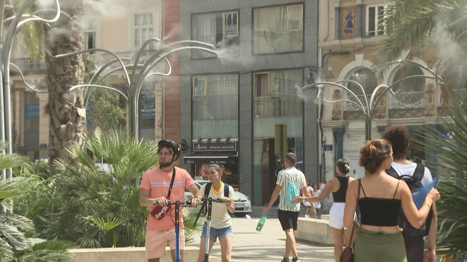 El veïnat pateix una calor sufocant al centre de València