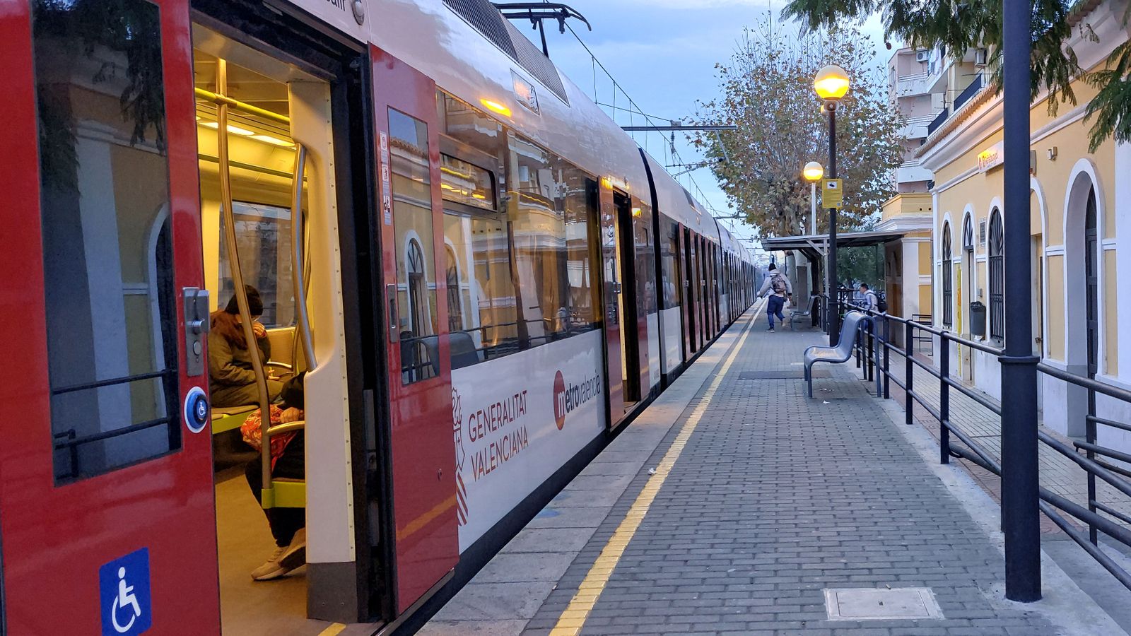 Imatge d'arxiu d'una parada de Metrovalència