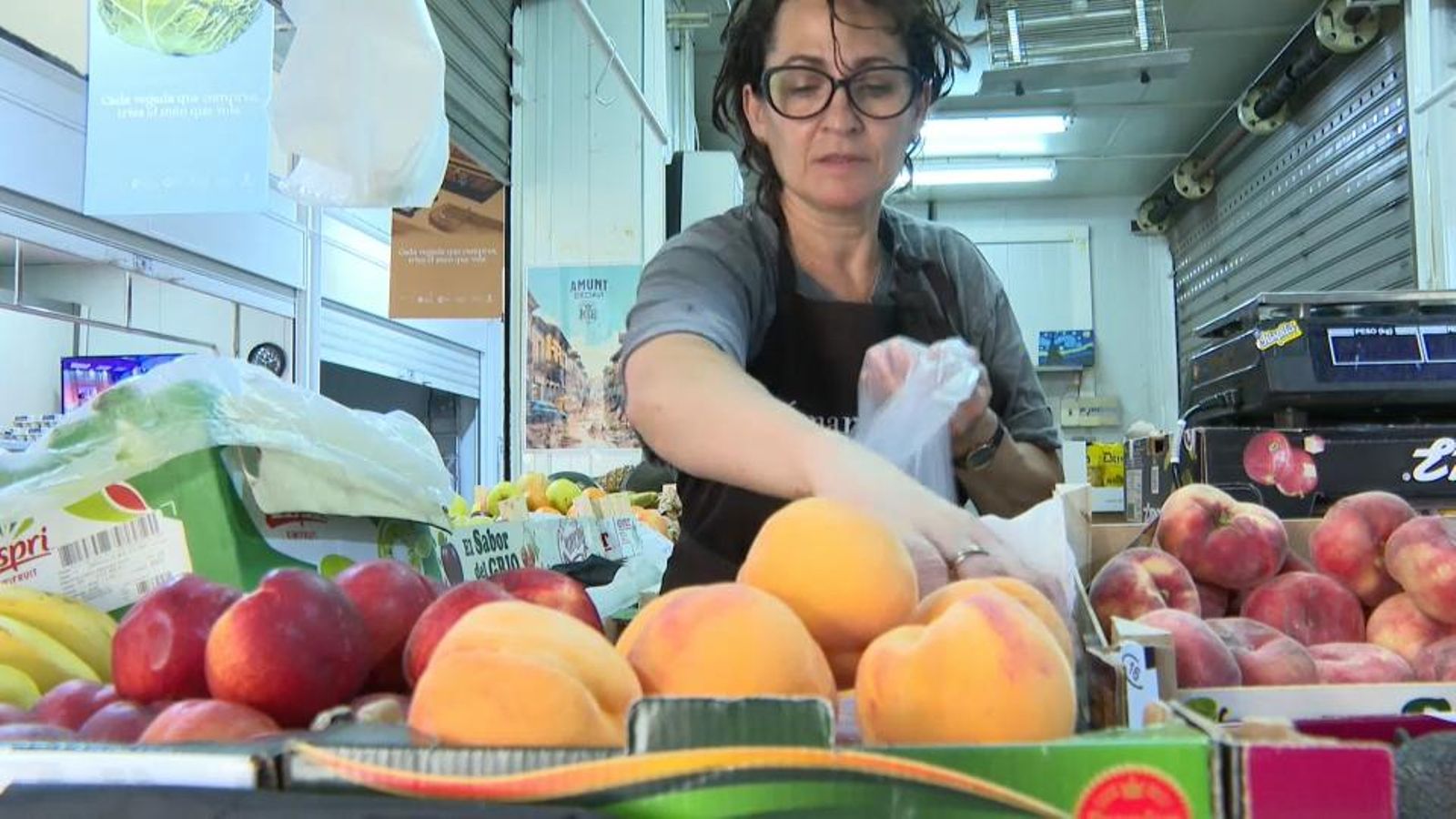 Més del 70% dels comerços de l'Horta Sud afectats per la dana reobrin les portes