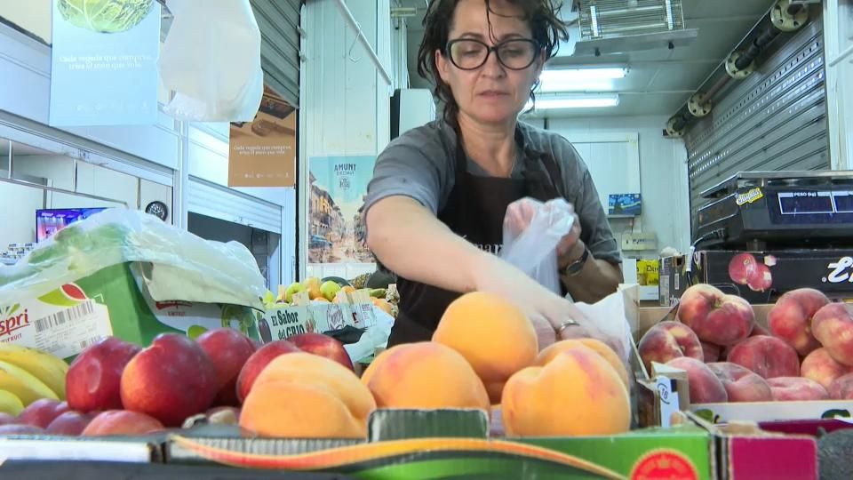 Més del 70% dels comerços de l'Horta Sud afectats per la dana reobrin les portes Més del 70% dels comerços de l'Horta Sud afectats per la dana reobrin les portes