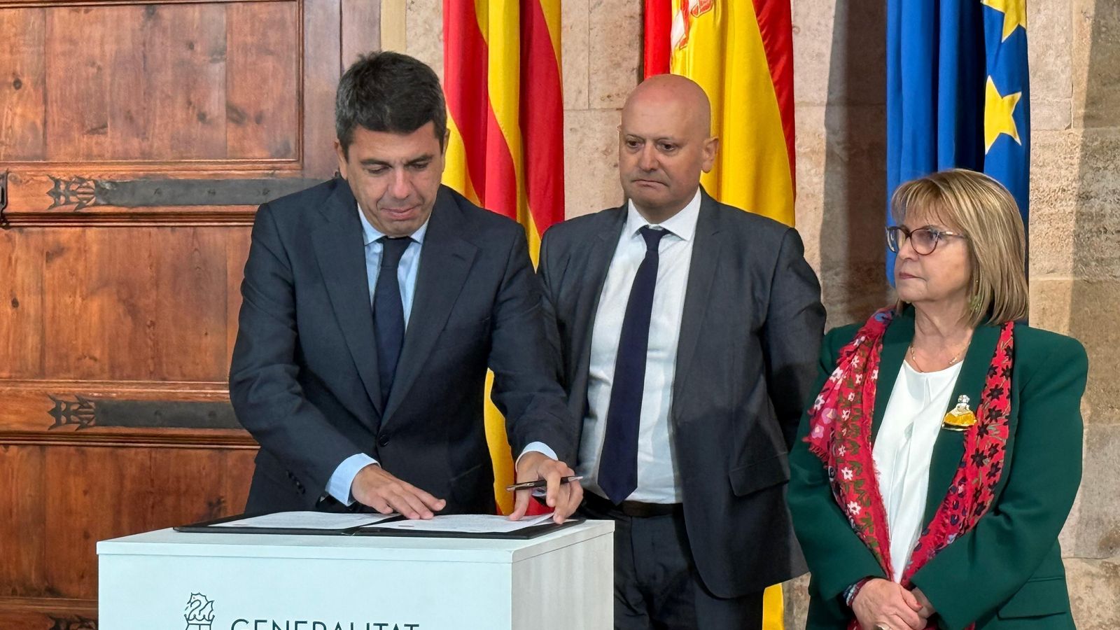 Signatura de l'acord d'intencions per a la implantació del Campus Digital Valley Comunitat Valenciana, que es construirà a Picassent Signatura de l'acord d'intencions per a la implantació del Campus Digital Valley Comunitat Valenciana, que es construirà a Picassent