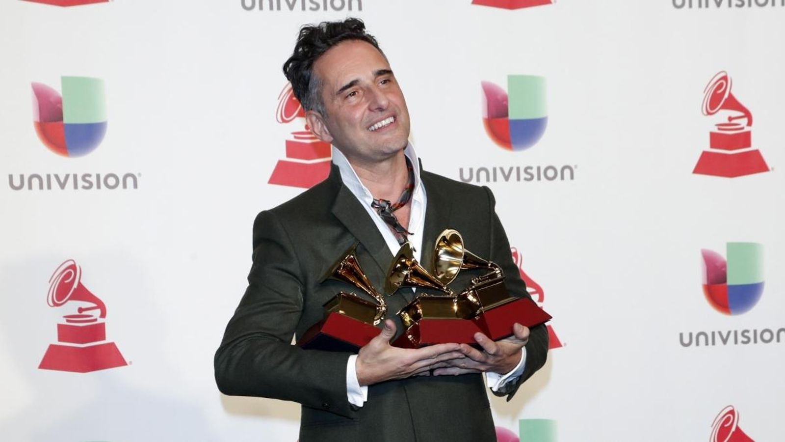 El cantautor Jorge Drexler s’emporta tres premis, inclòs el de millor cançó, en els Grammy Llatins