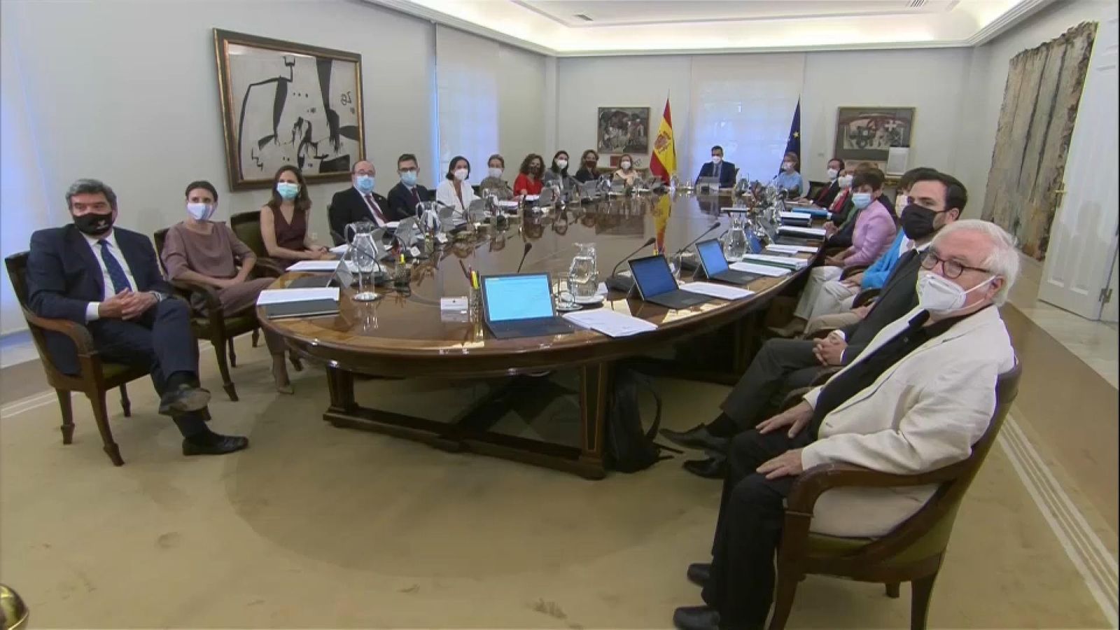 El nou Consell de Ministres posa en la taula de deliberacions