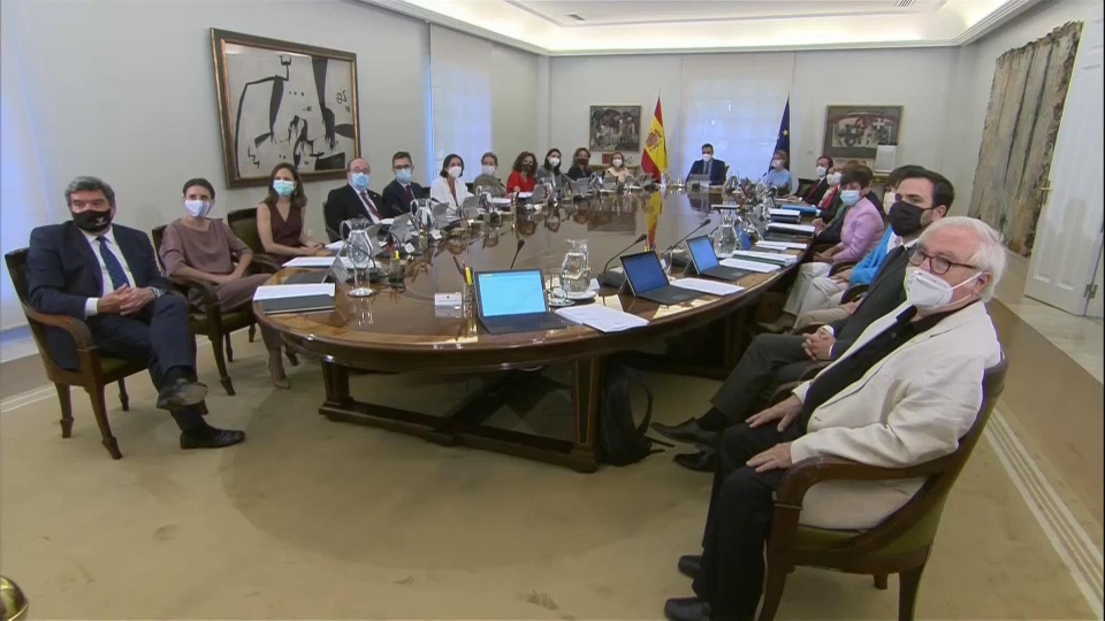 El nou Consell de Ministres posa en la taula de deliberacions