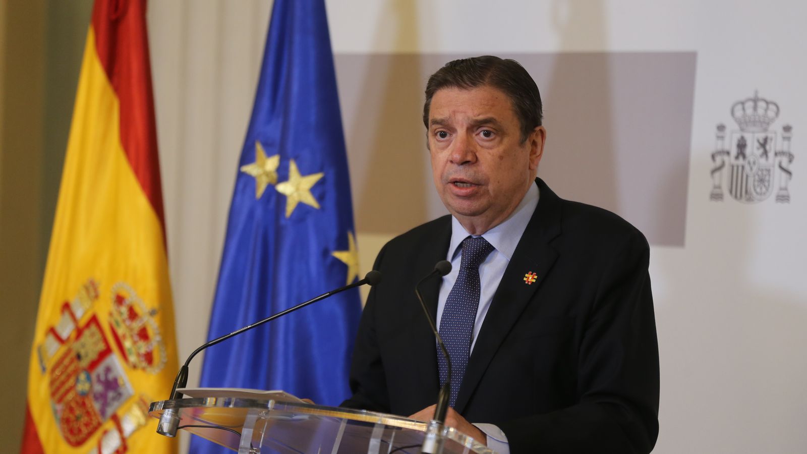 El ministre d'Agricultura, Pesca i Alimentació abans de presidir la Conferència Sectorial d'Agricultura i Desenvolupament Rural