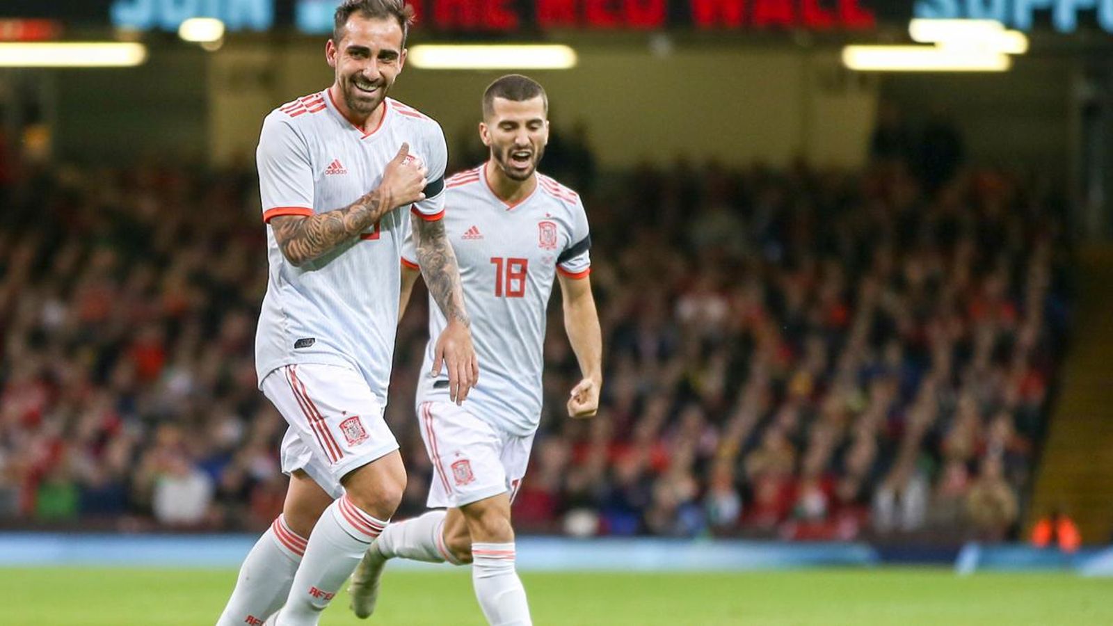 Paco Alcácer marca dos gols en la victòria d'Espanya contra Gal·les