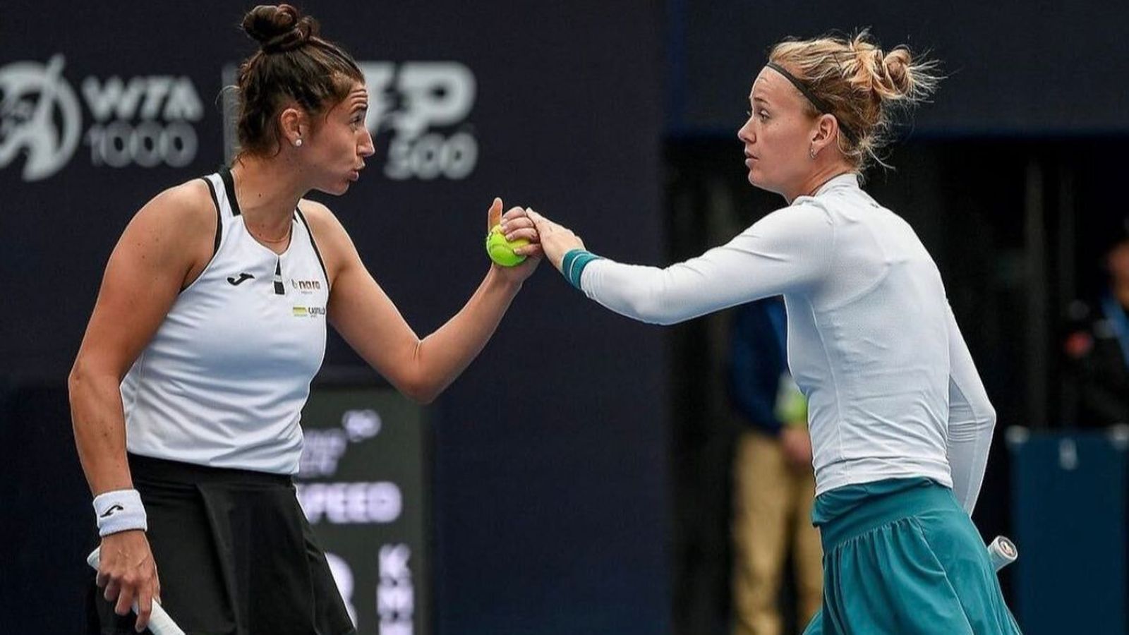 Sorribes i Bouzkova, durant la final