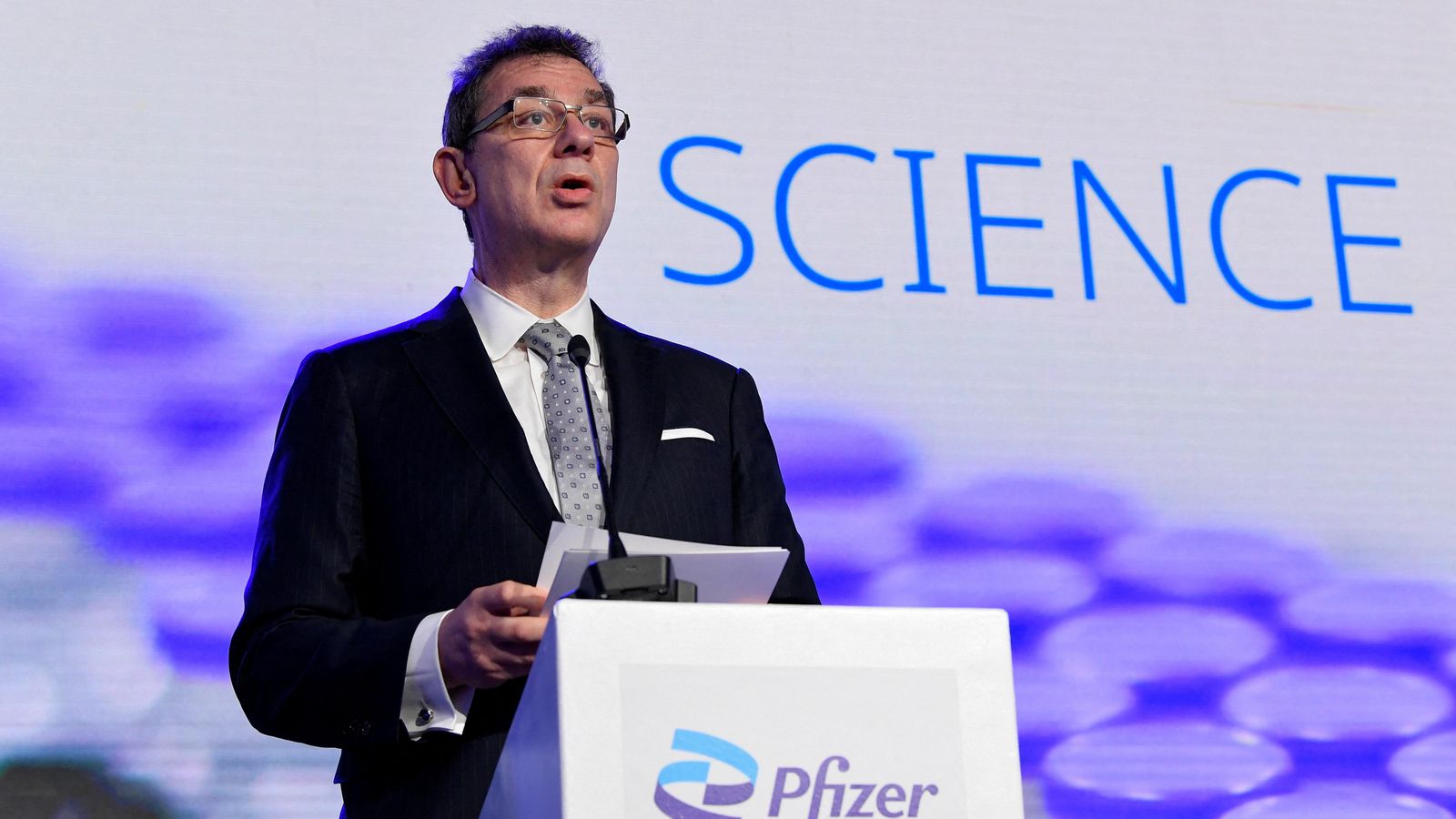 El director general de Pfizer, Albert Bourla, en una imatge d'arxiu El director general de Pfizer, Albert Bourla, en una imatge d'arxiu