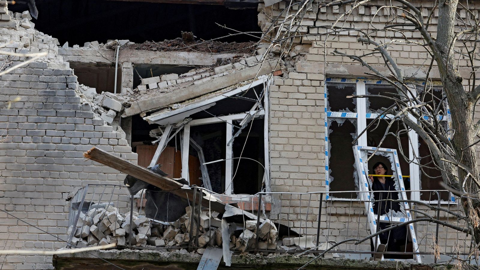 Conseqüències del bombardeig rus a Donetsk. Ucraïna