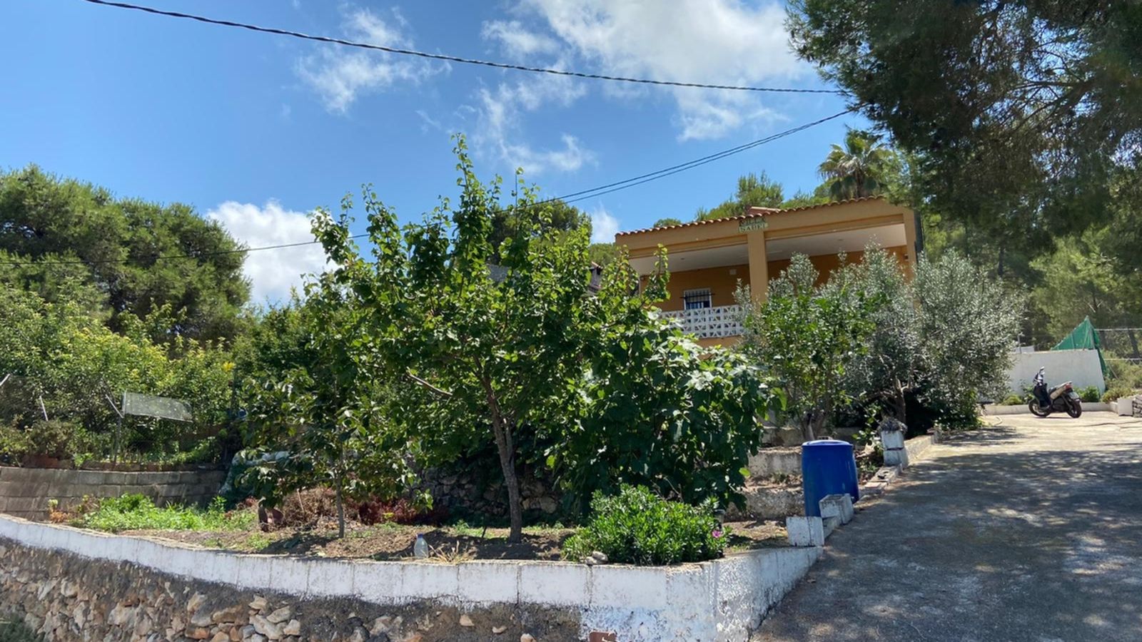 Zona de cases on ha impactat l'explossió