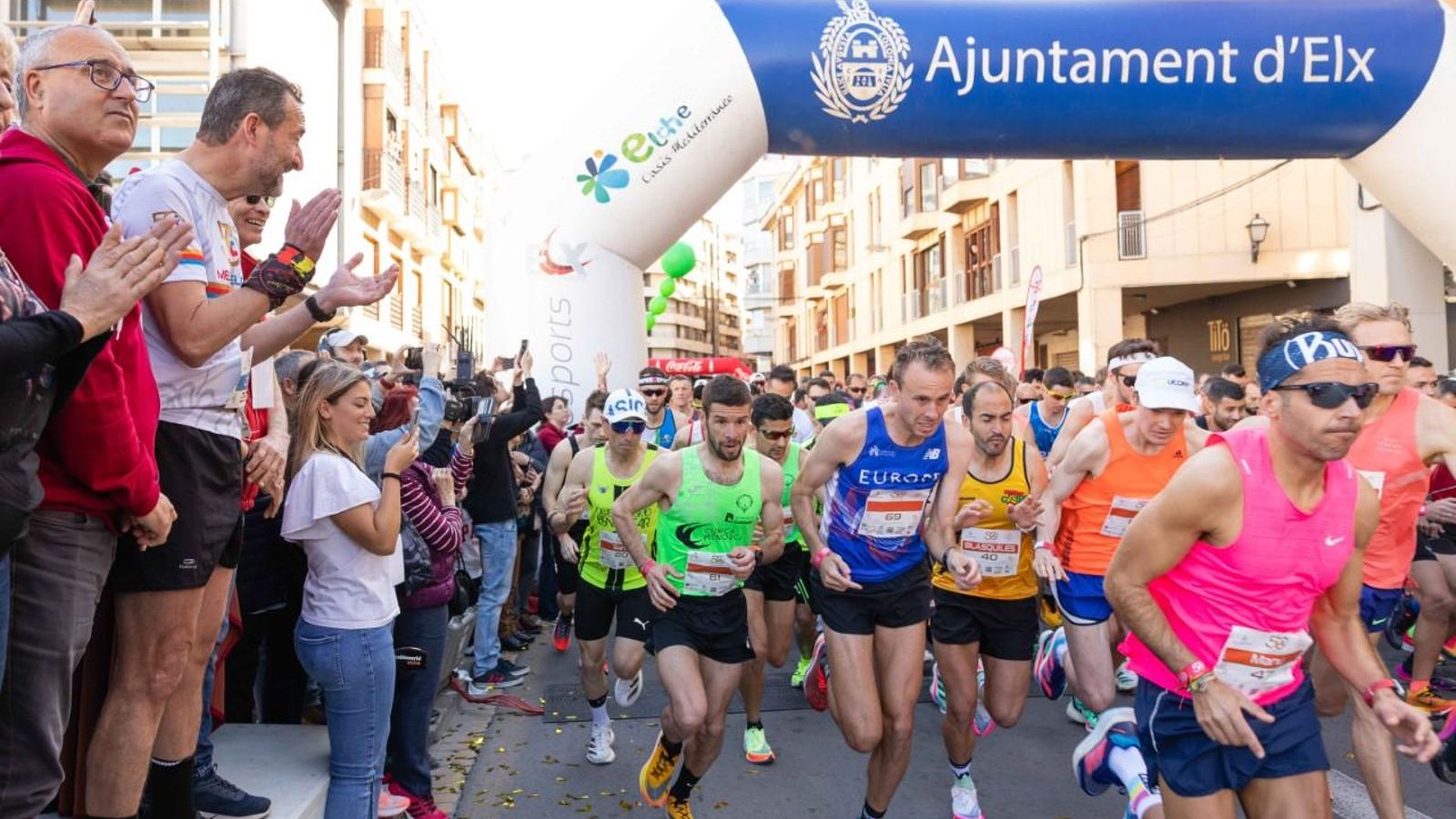 3.200 corredors han pres l'eixida de la Mitja Marató d'Elx 3.200 corredors han pres l'eixida de la Mitja Marató d'Elx