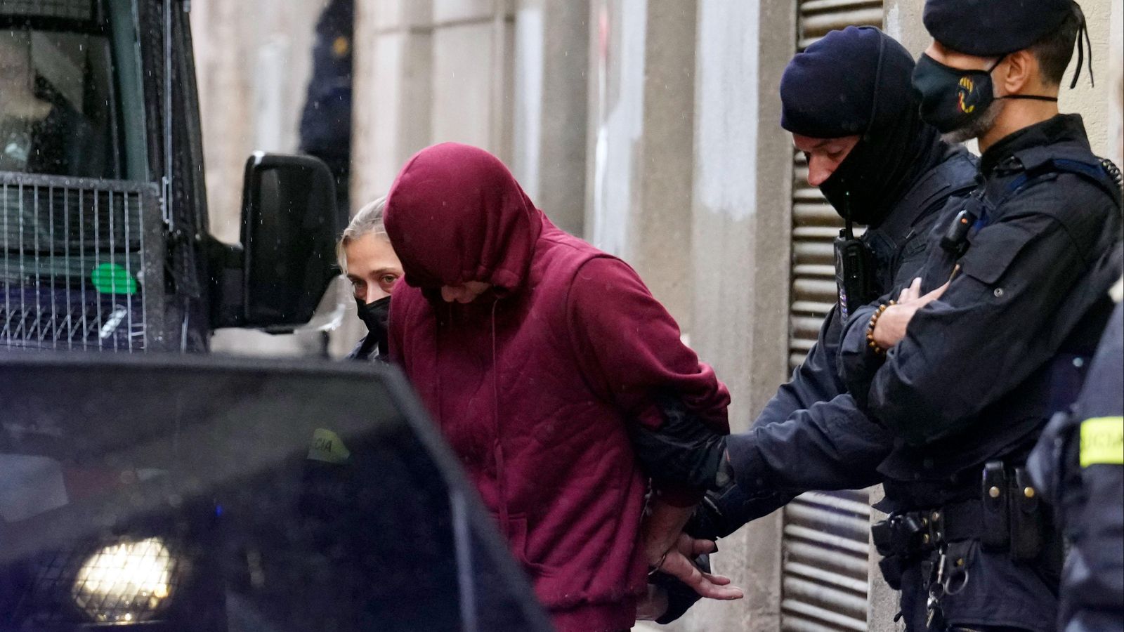 L'acusat de la violenta violació en un trasllat policial el 21 d'abril