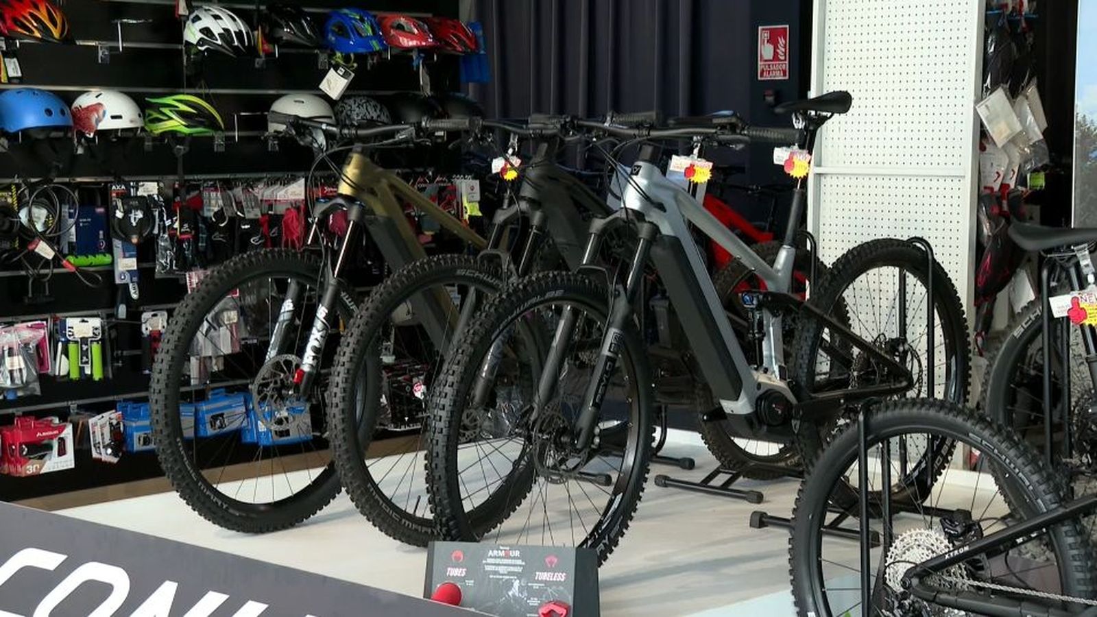 Bicicletes d'un dels establiments afectats