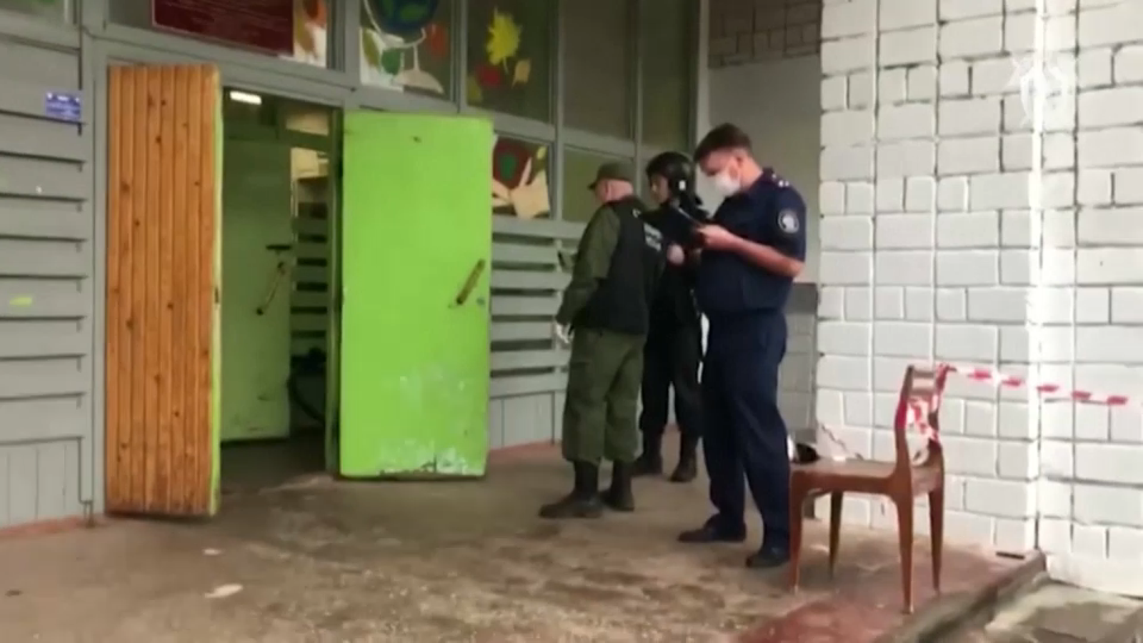 Agents en l'escola 88 a la ciutat russa d'Izhevsk