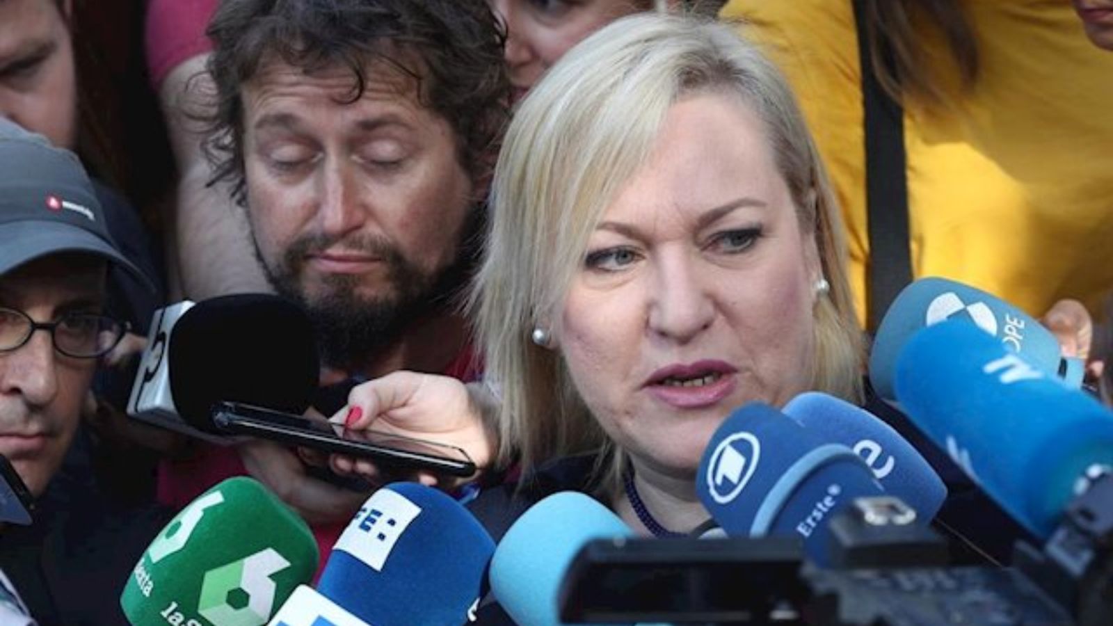 La primera bebé robada demana que el Suprem continue avant amb els recursos