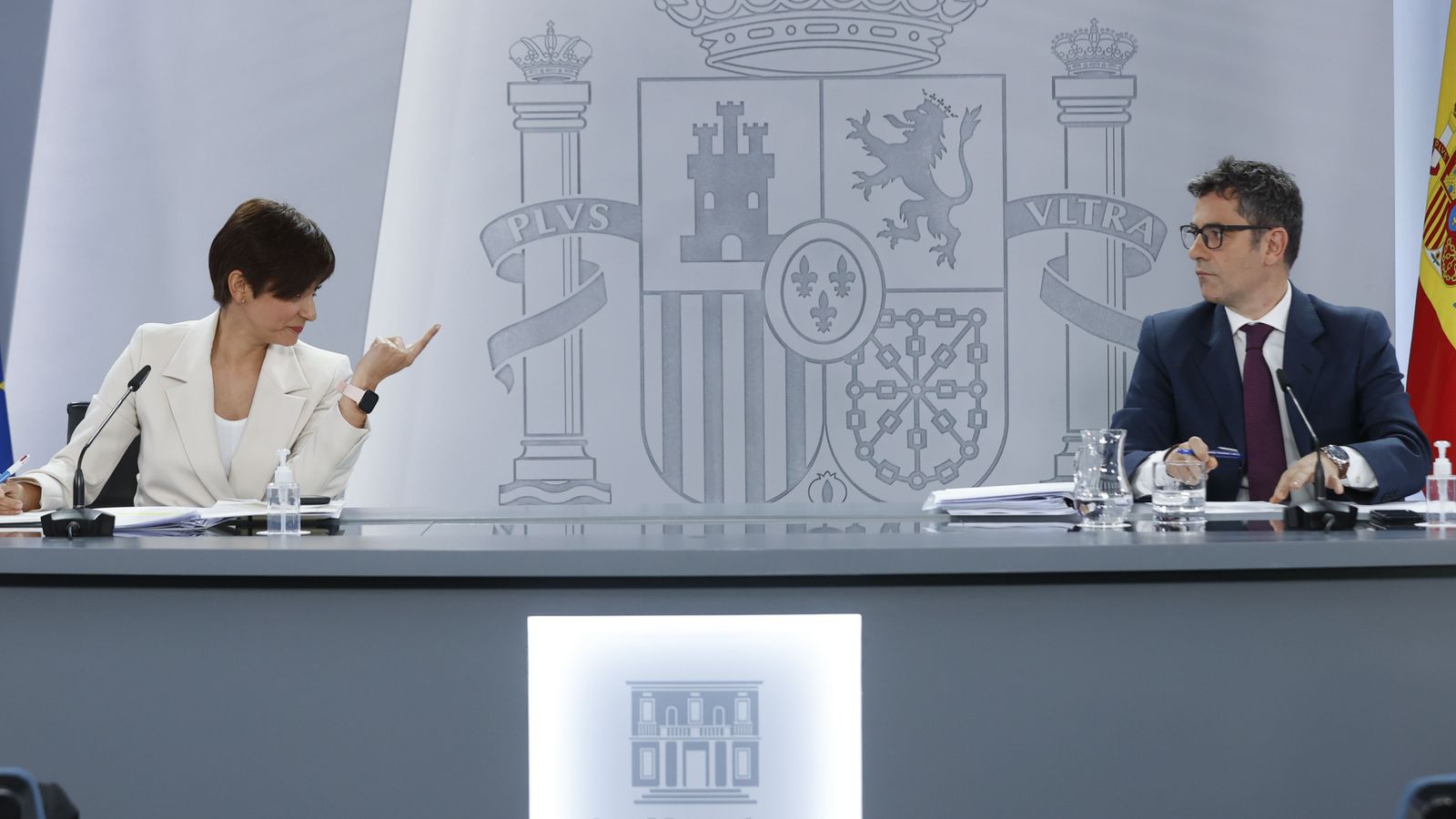 El ministre de la Presidència, Félix Bolaños, i la ministra portaveu del govern espanyol, Isabel Rodríguez, durant la roda de premsa posterior al Consell de Ministres