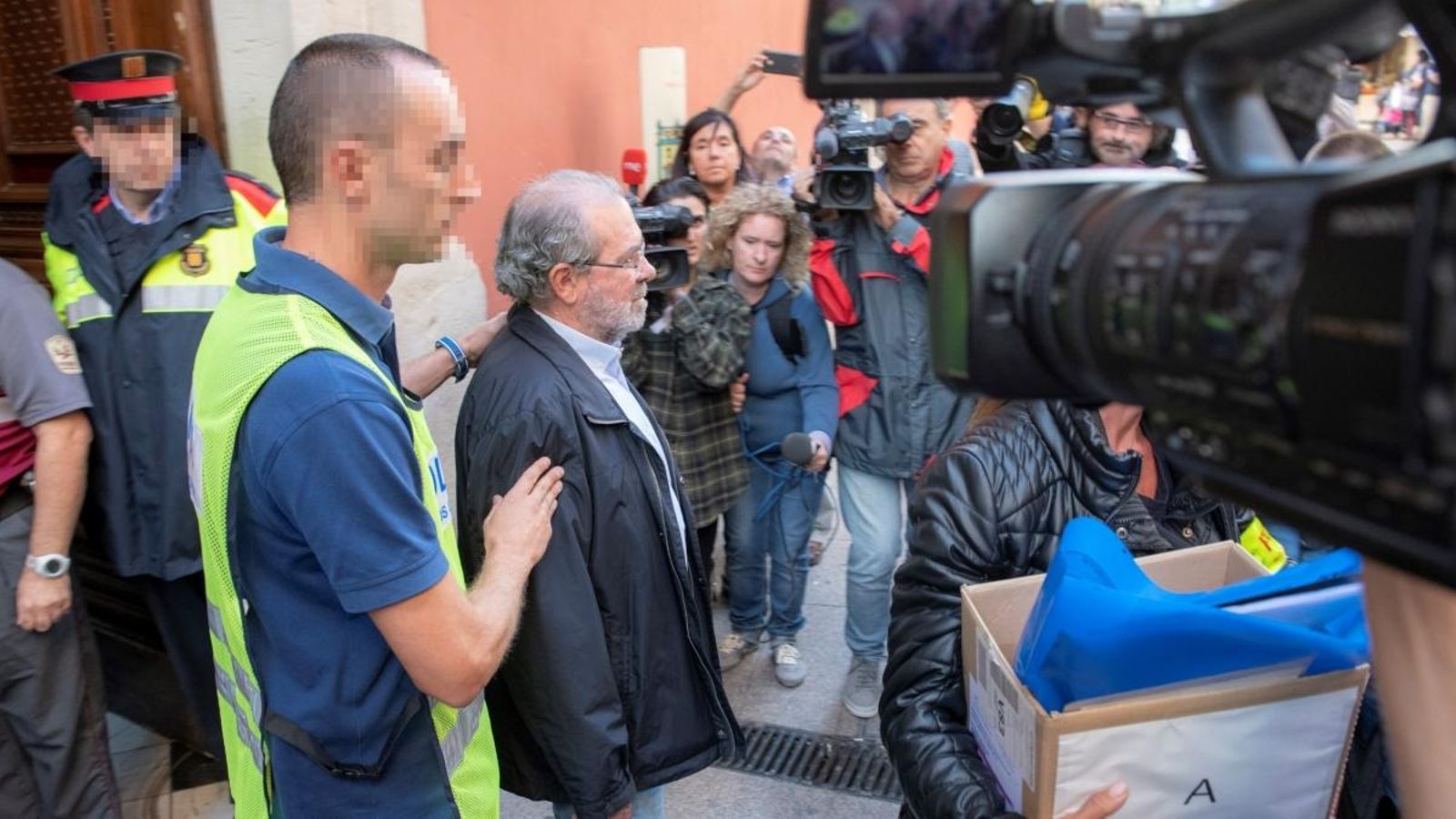 Reñé dimiteix una setmana després de la seua detenció per un possible delicte de corrupció