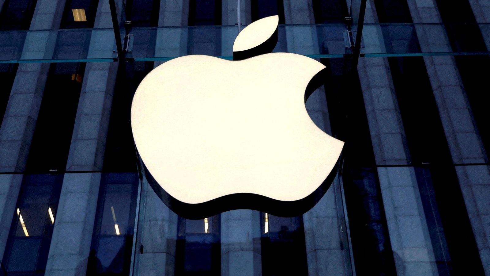 Logotip d'Apple en la façana de l'oficina de la Cinquena Avinguda de Nova York