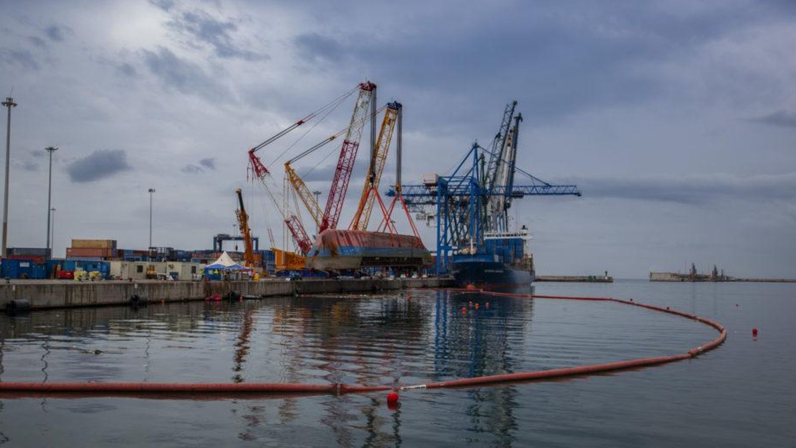 Imatge d'arxiu del Nazmiye Ana en el moment del rescat