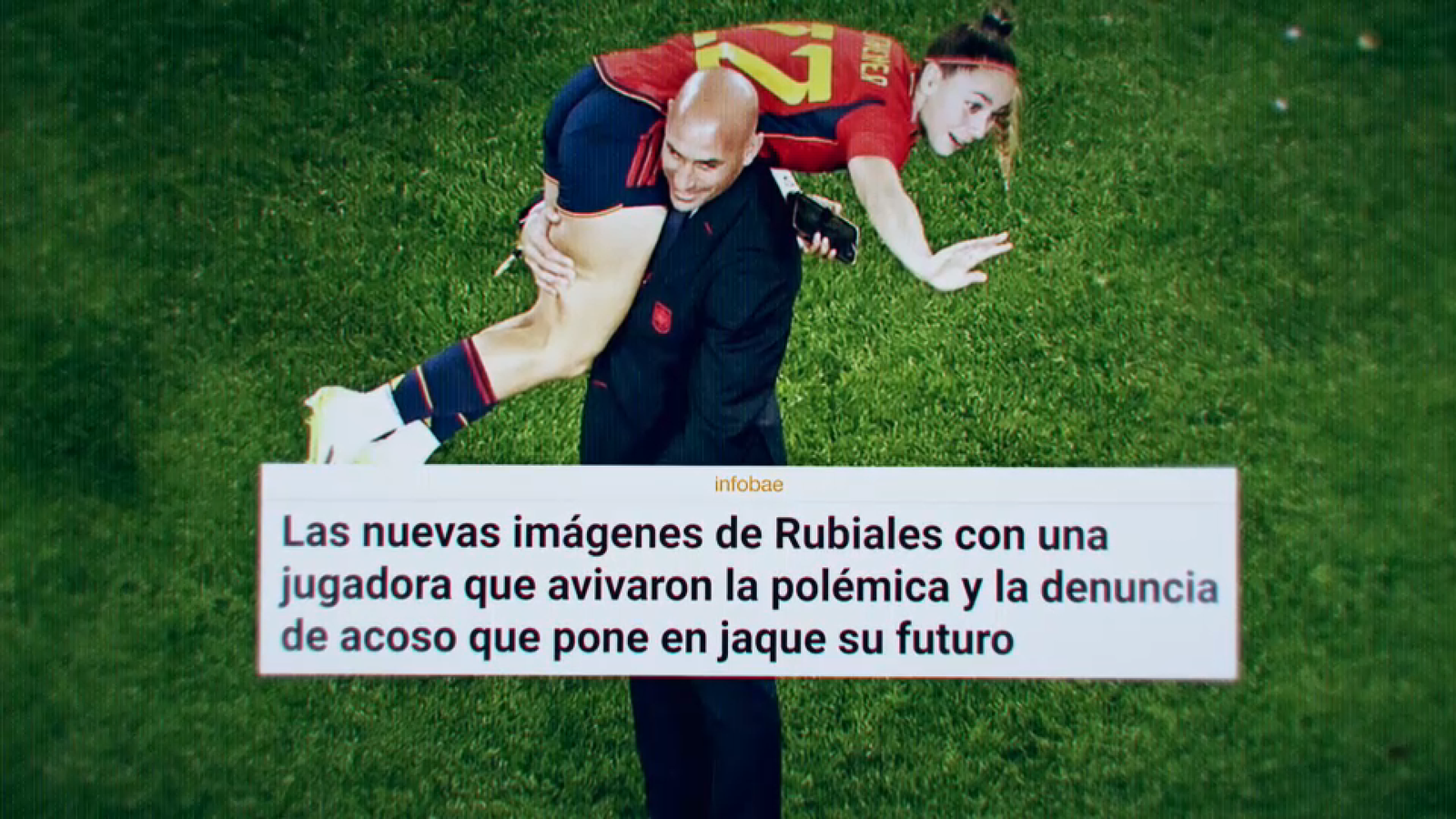 Rubiales agafa una jugadora i se la fica al muscle