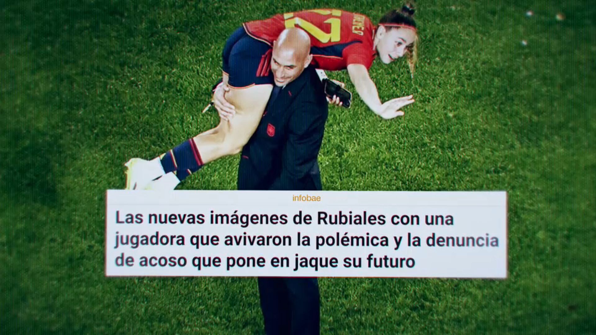 Rubiales agafa una jugadora i se la fica al muscle Rubiales agafa una jugadora i se la fica al muscle