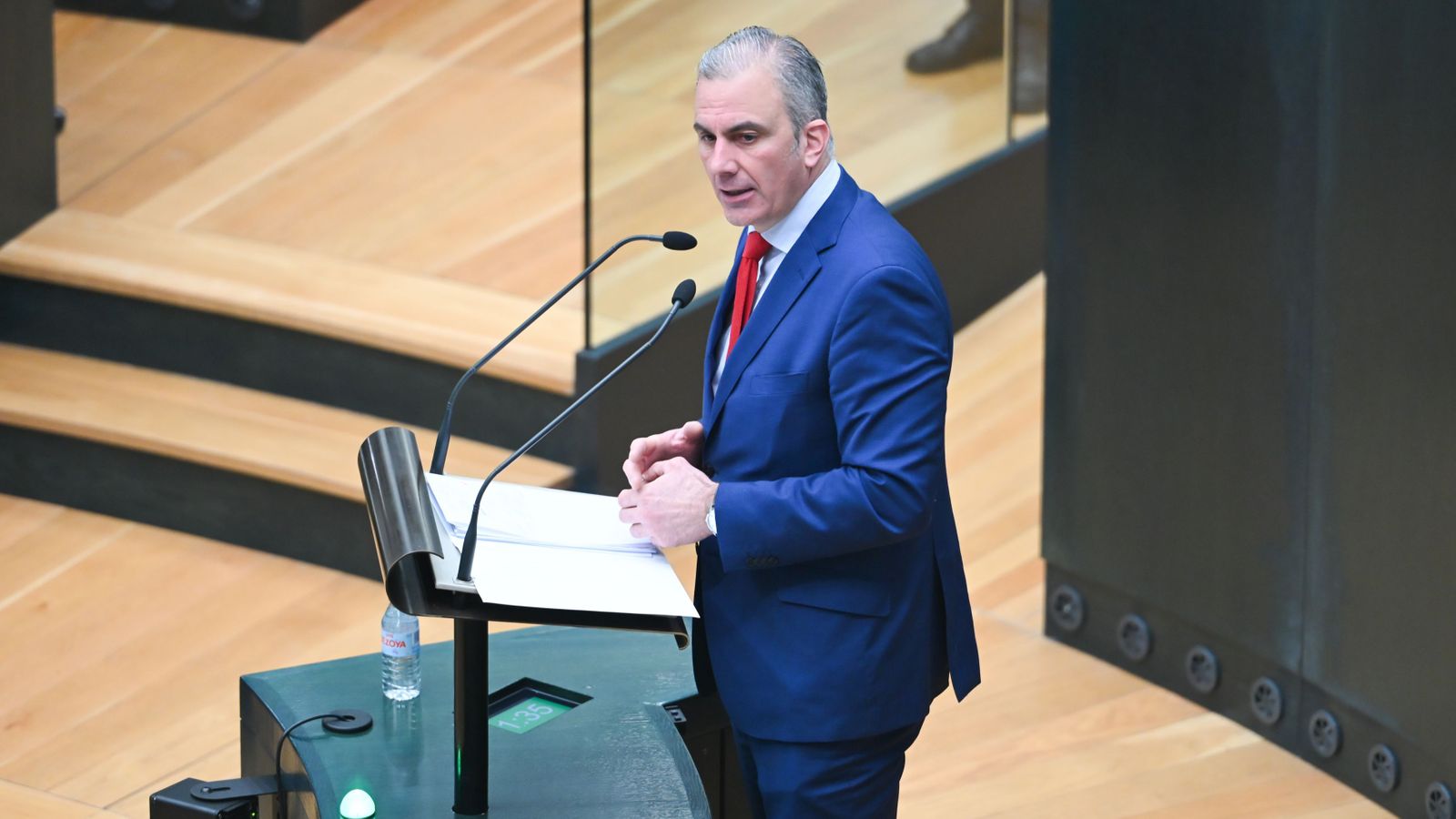 L'exportaveu de Vox, Javier Ortega Smith, durant una sessió ordinària del ple de l'Ajuntament de Madrid, el passat 24 de febrer