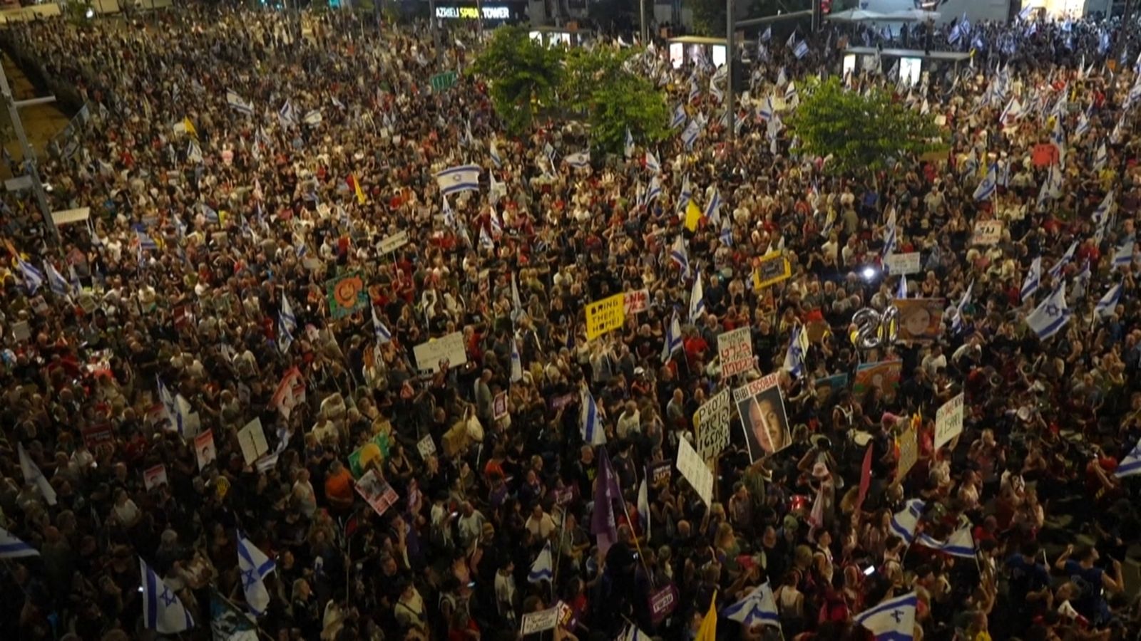 Milers d'israelians ixen als carrers contra Netanyahu i per l'alliberament d'ostatges