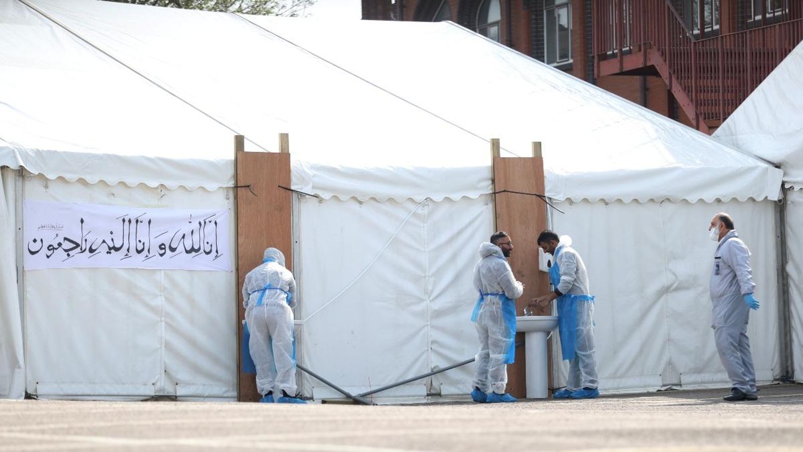 Instal·lacions mortuòries provisionals a la ciutat anglesa de Briminghan