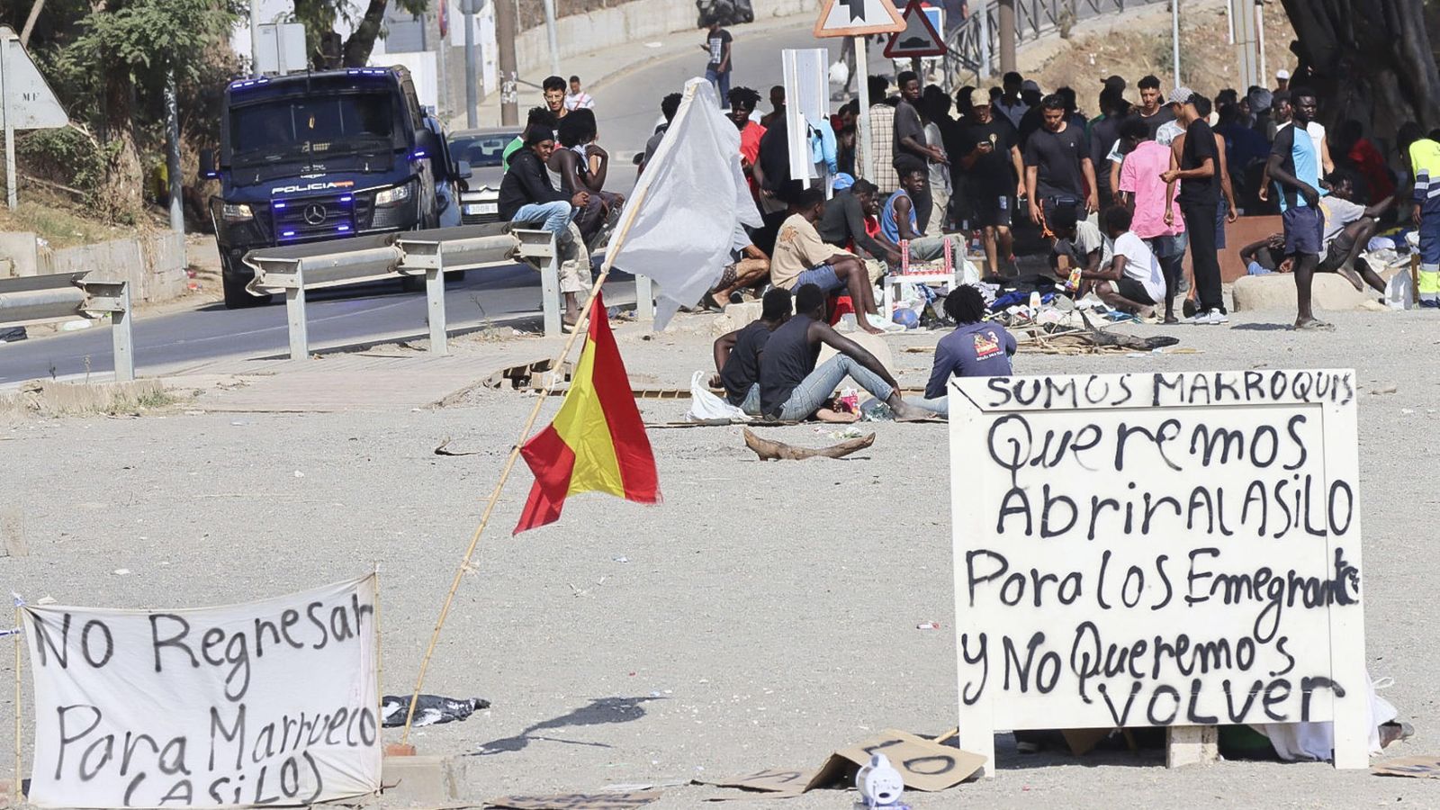 Situació este dimarts a la platja de El Trampolín, a Ceuta