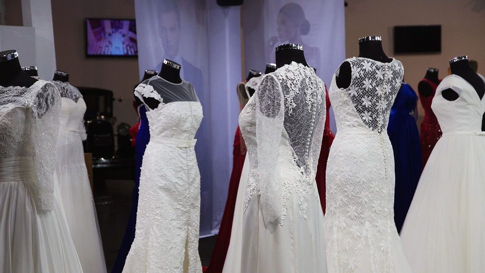 A més de trages per als protagonistes, Festa i Boda reuneix a Fira València expositors de tots aquells elements indispensables en una boda