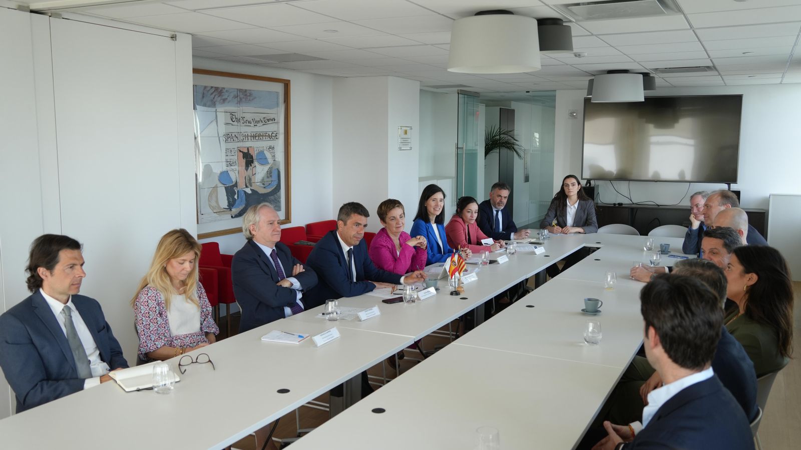 Mazón s'ha reunit amb una representació d'empreses de la Comunitat Valenciana implantades a Nova York i Nova Jersey,