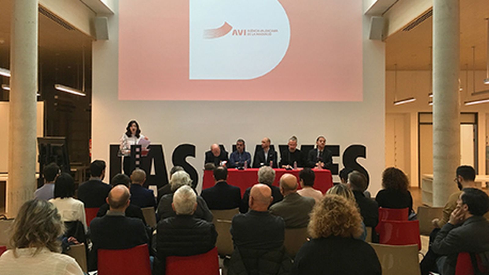 En imatge, la roda de premsa on l'ADCV ha presentat l'informe