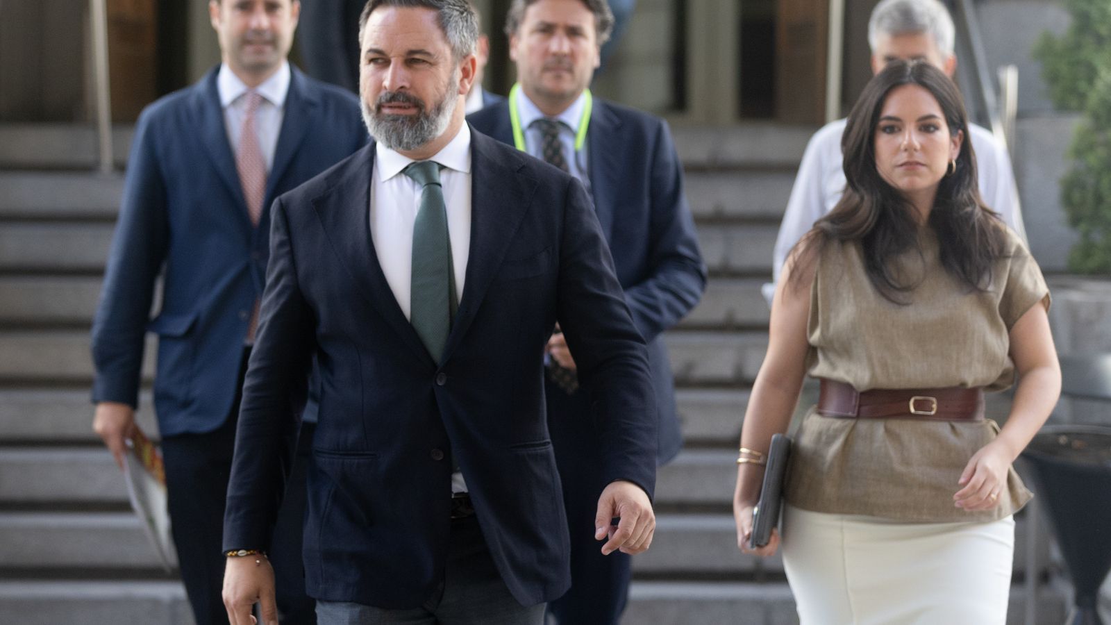 El líder de Vox, Santiago Abascal, arriba al ple extraordinari en el Congrés dels Diputats, este dijous