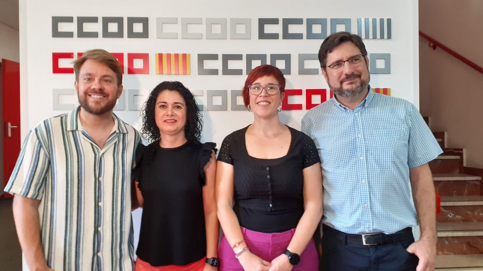 Els candats de Compromís-Sumar per València al Congrés i el Senat, amb la secretària general de CCOO PV, Ana Garcia (la segona per l'esquerra)