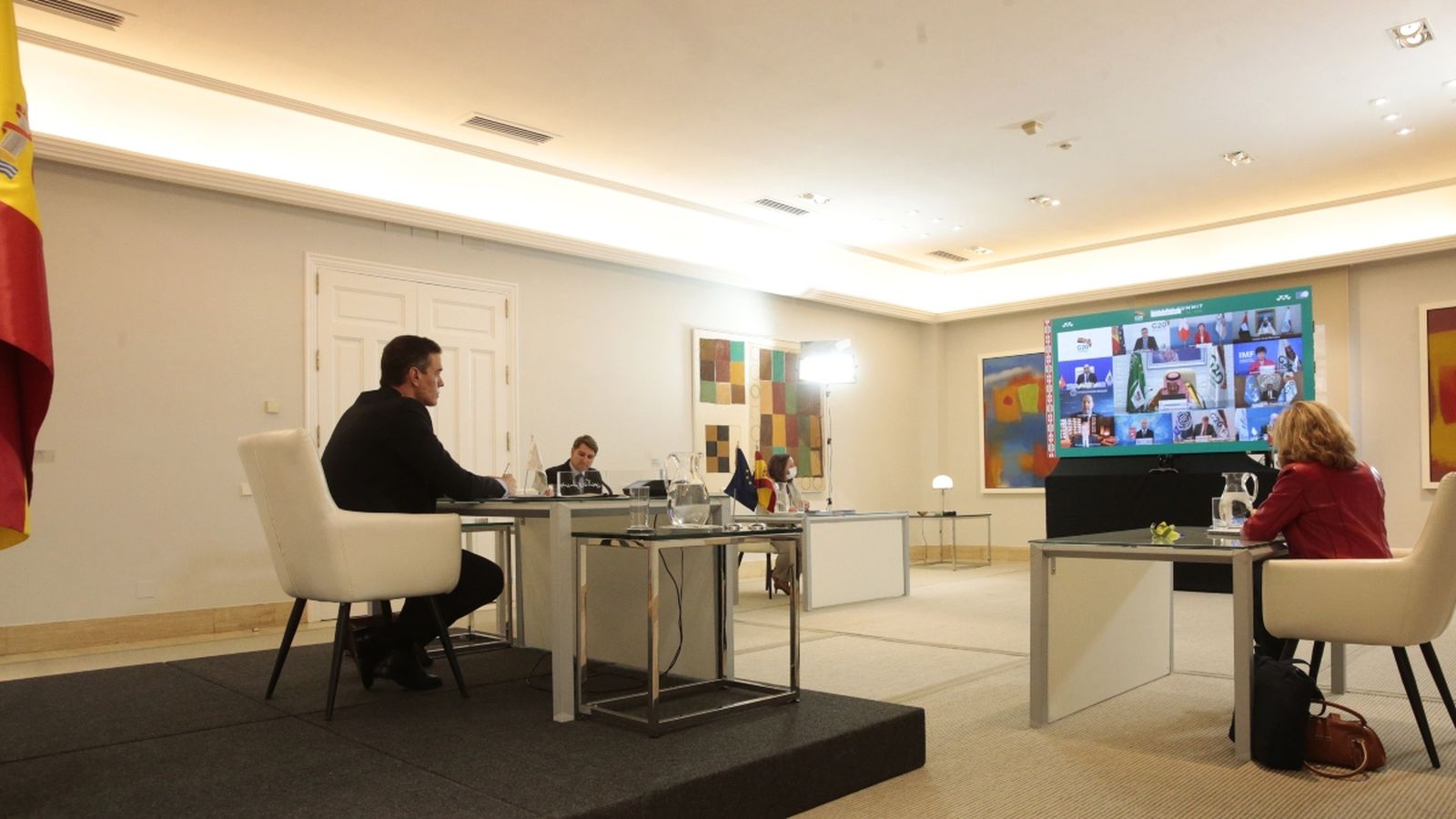 Pedro Sánchez i Nadia Calviño durant la videoconferència de la cimera del G20