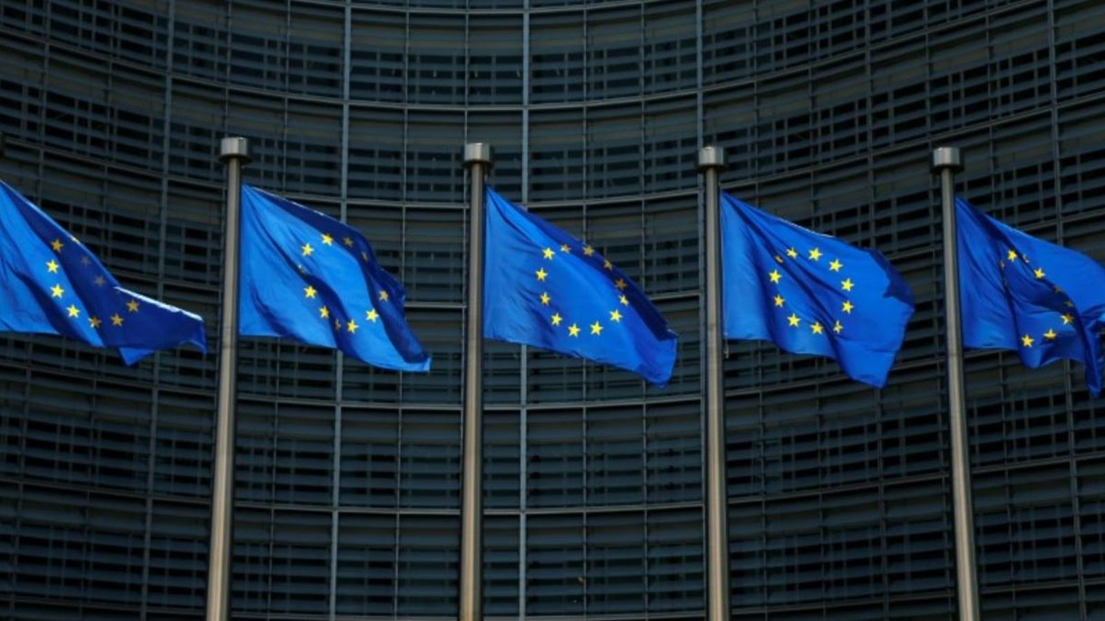 Al conjunt de la Unió Europea, la desocupació ha retrocedit també una dècima fins al 6,4% Al conjunt de la Unió Europea, la desocupació ha retrocedit també una dècima fins al 6,4%