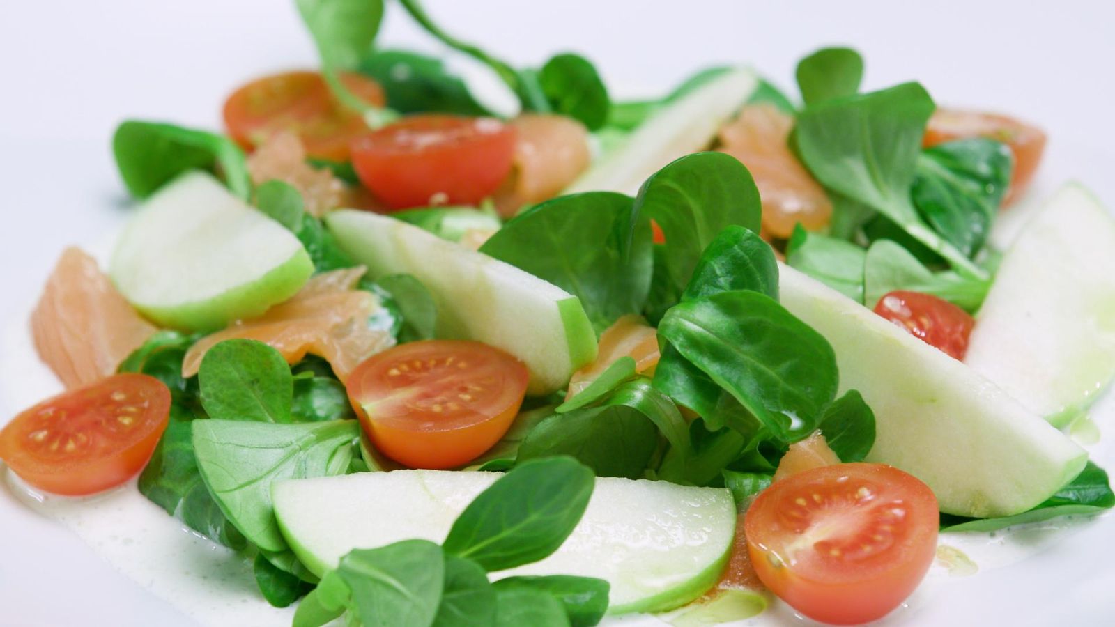 Sopa "tarator" amb salmó fumat