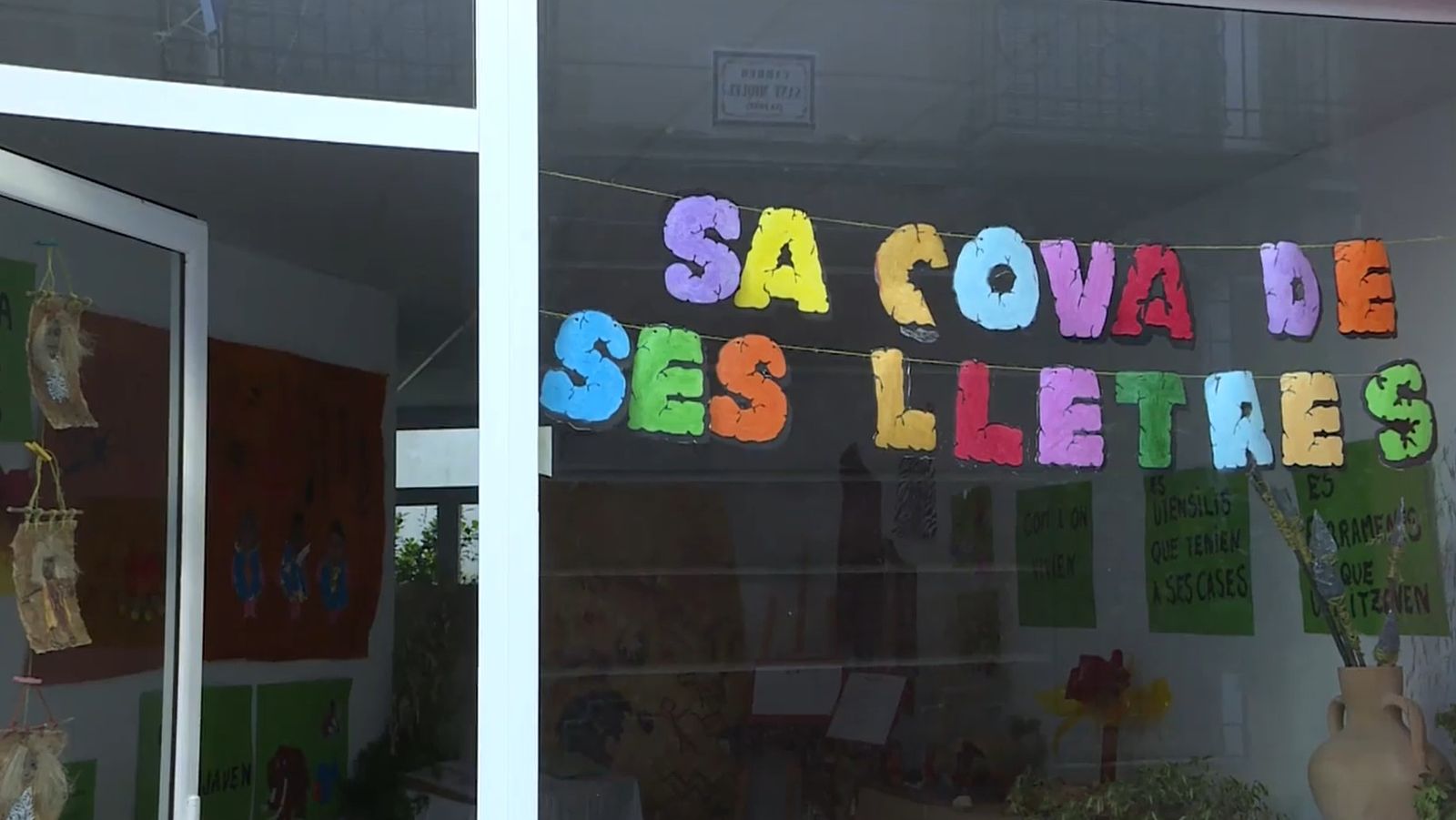Sa cova de ses lletres, salat per als més menuts