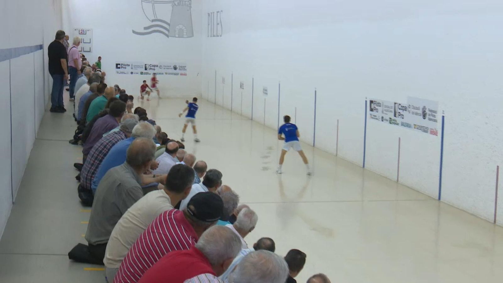 Anada de la primera semifinal de raspall a Piles