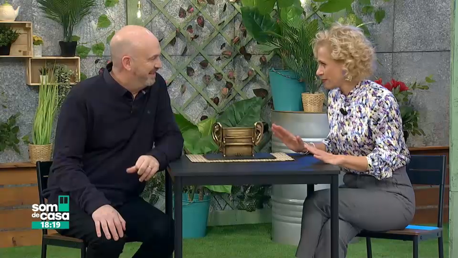 Nacho Mañó parla amb Màbel Martí en 'Som de casa'