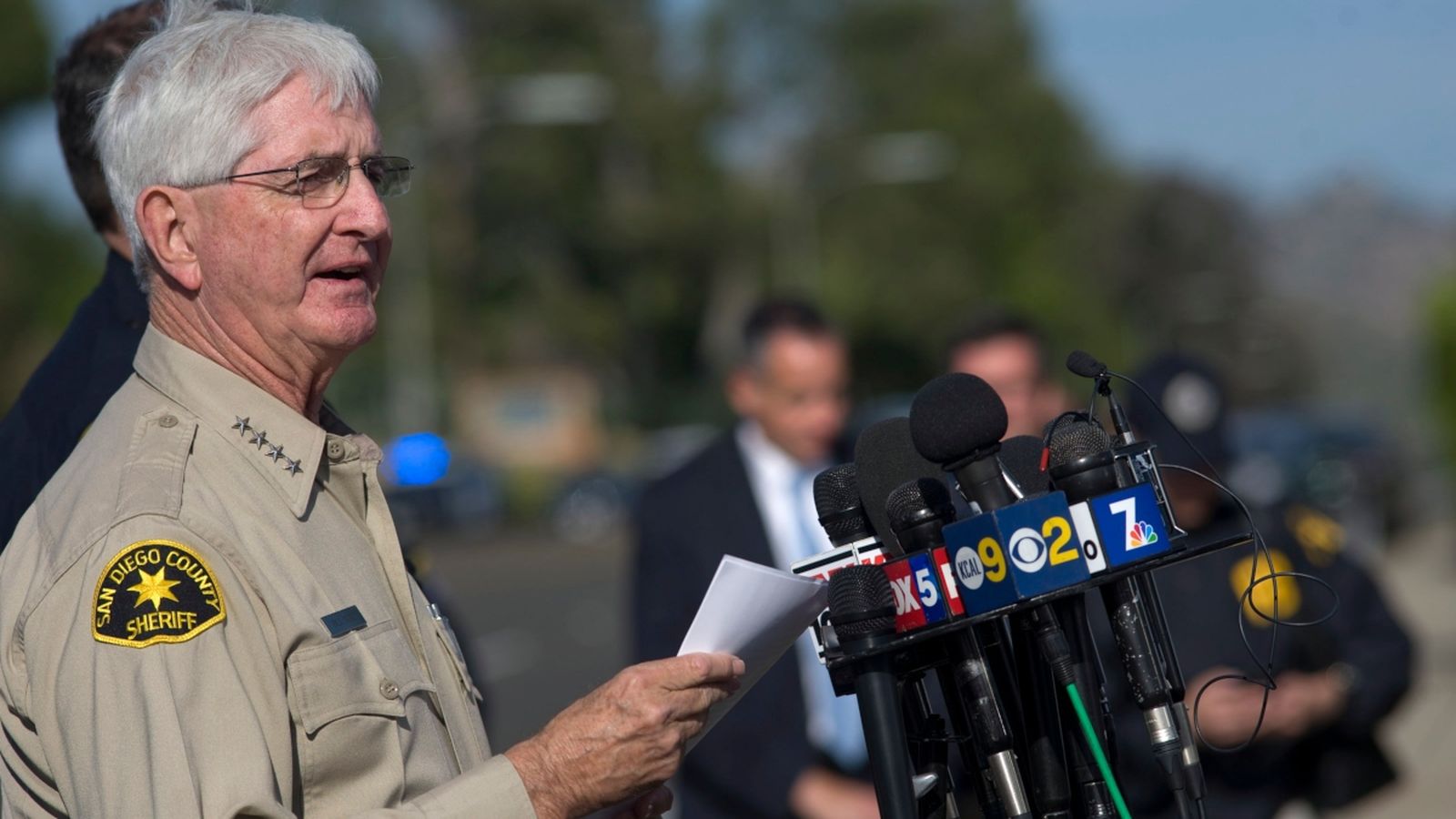 El xèrif Bill Gore durant la roda de premsa