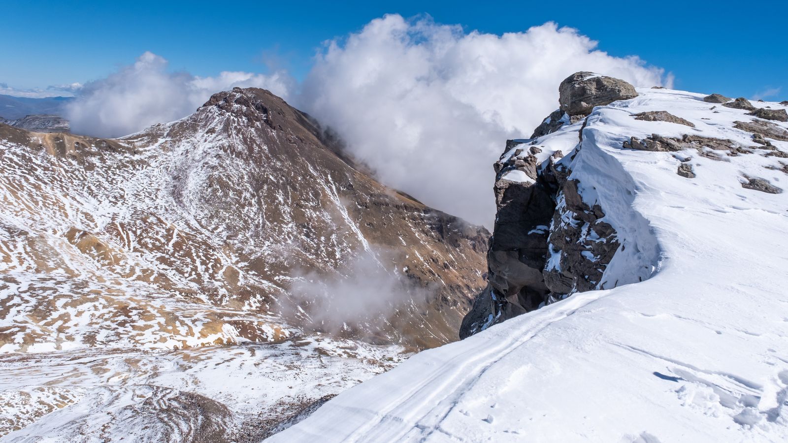Els Aragats, en arxiu