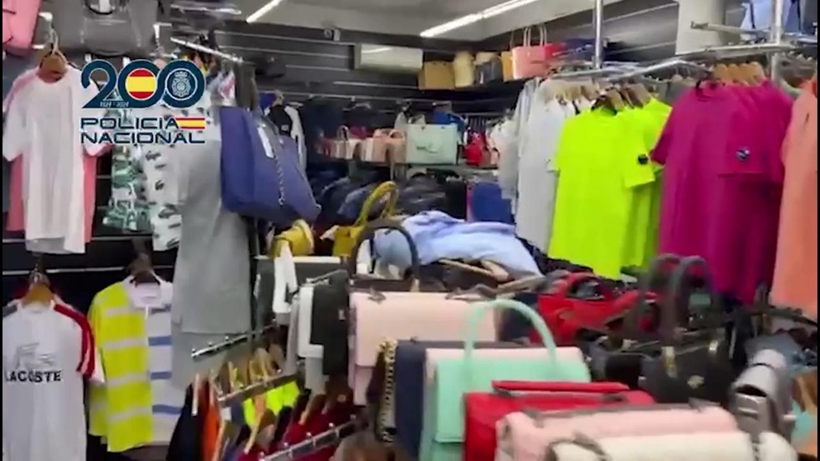 Macrooperatiu policial de roba falsificada