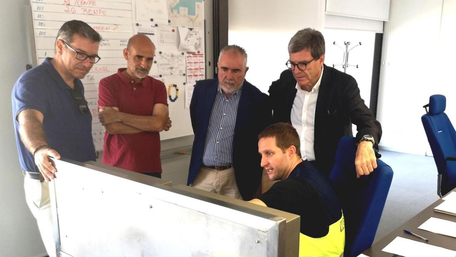 Visita aquest dimarts el centre de control ferroviari del port de València