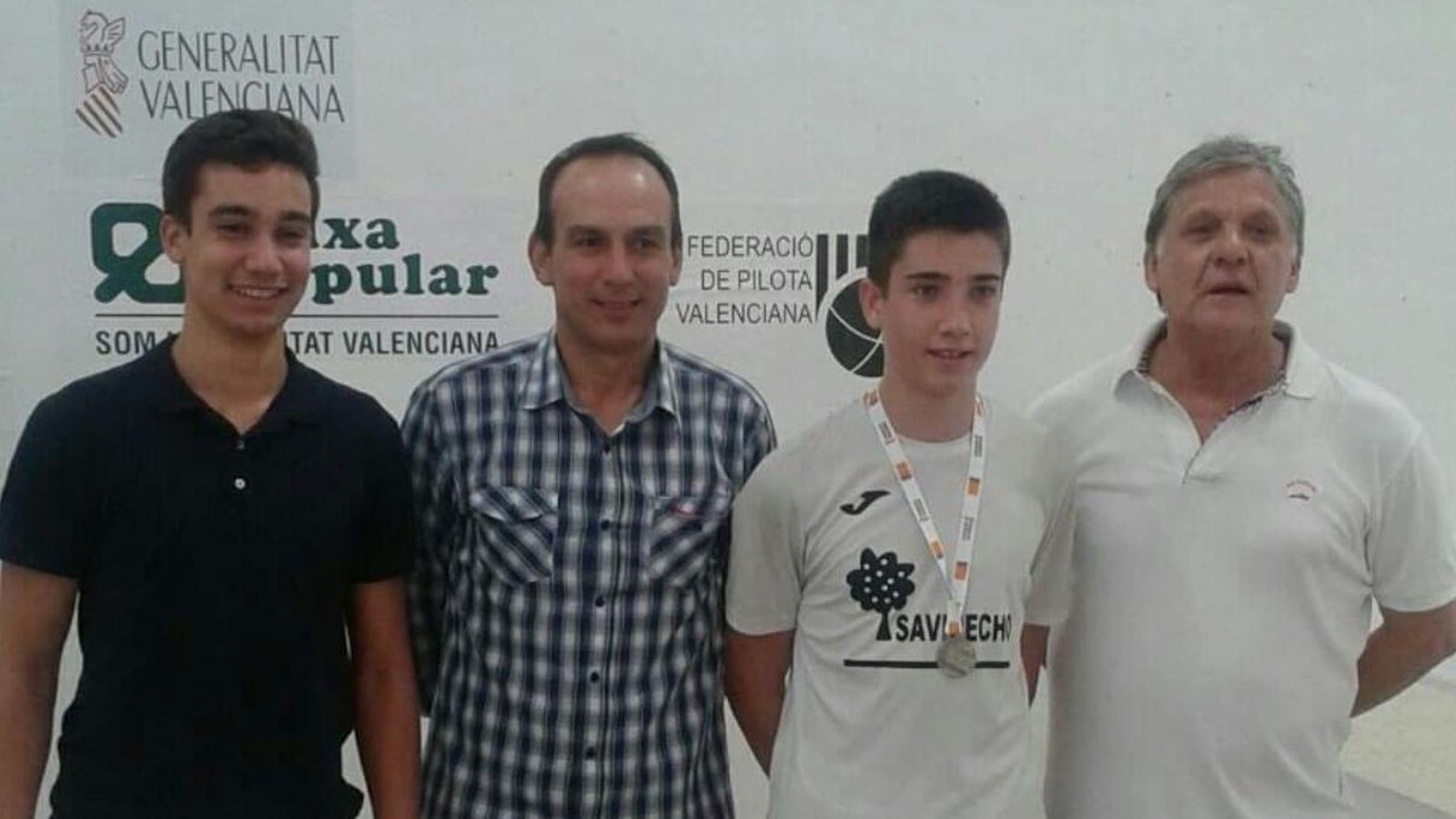 Un jove Salelles II al costat del seu germà, Diego i Genovés