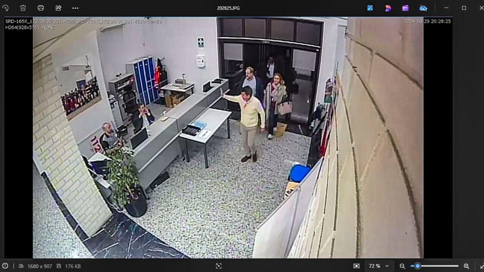 Un informe de la Generalitat mostra amb imatges que Mazón va arribar al Cecopi a les 20:28 hores