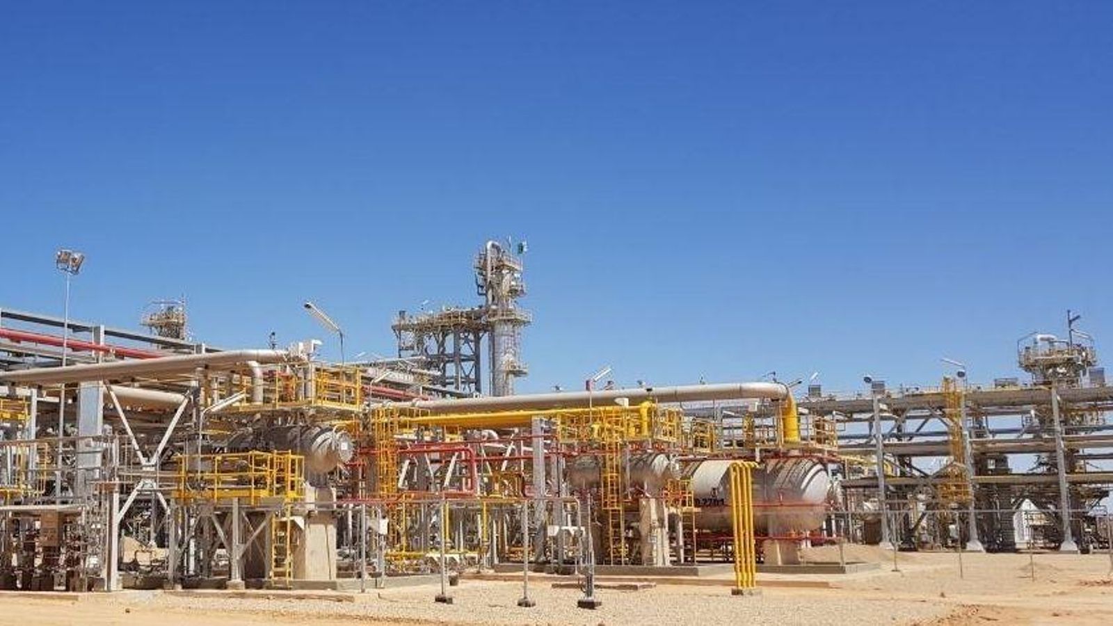 Instal·lacions de gas a Algèria, en una imatge d'arxiu